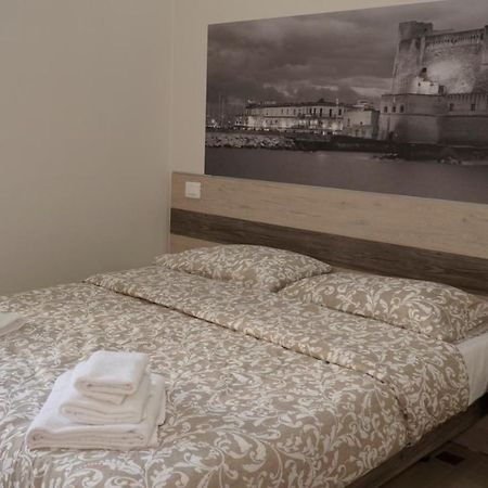נאפולי Donna Vicenza Bed & Breakfast מראה חיצוני תמונה