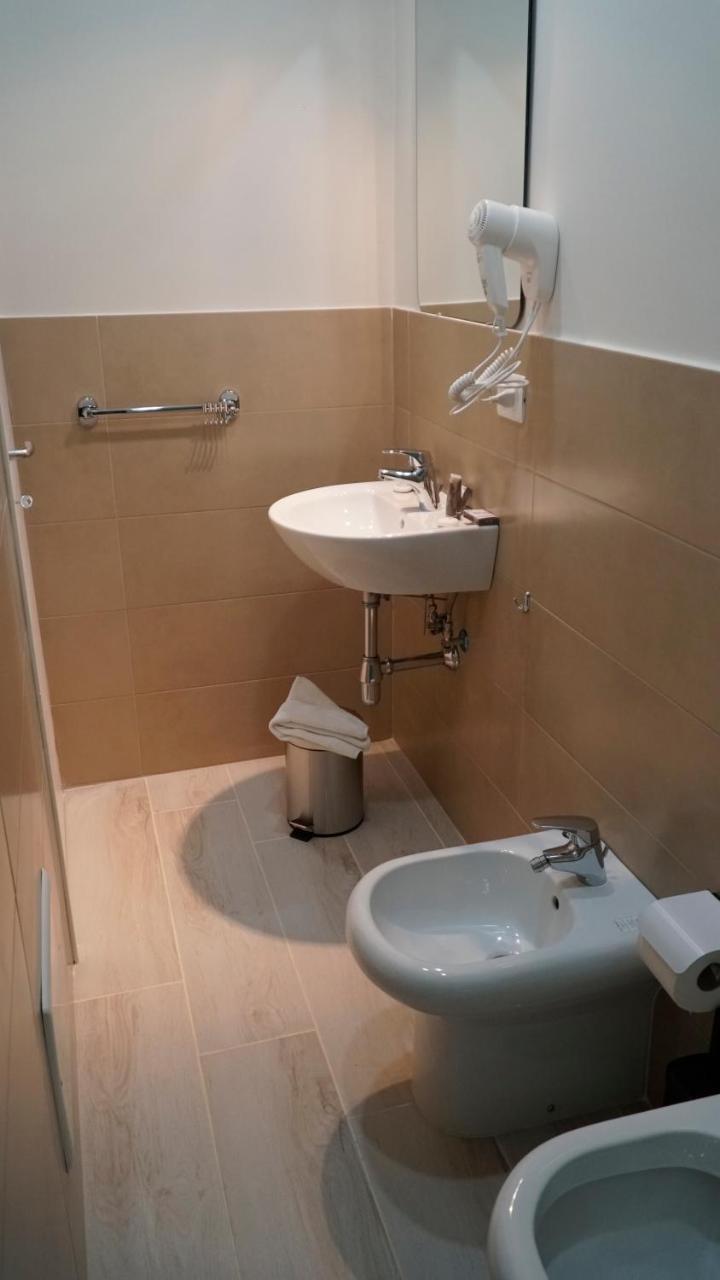 נאפולי Donna Vicenza Bed & Breakfast מראה חיצוני תמונה