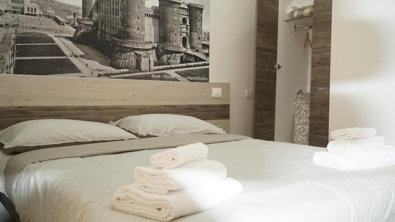 נאפולי Donna Vicenza Bed & Breakfast מראה חיצוני תמונה