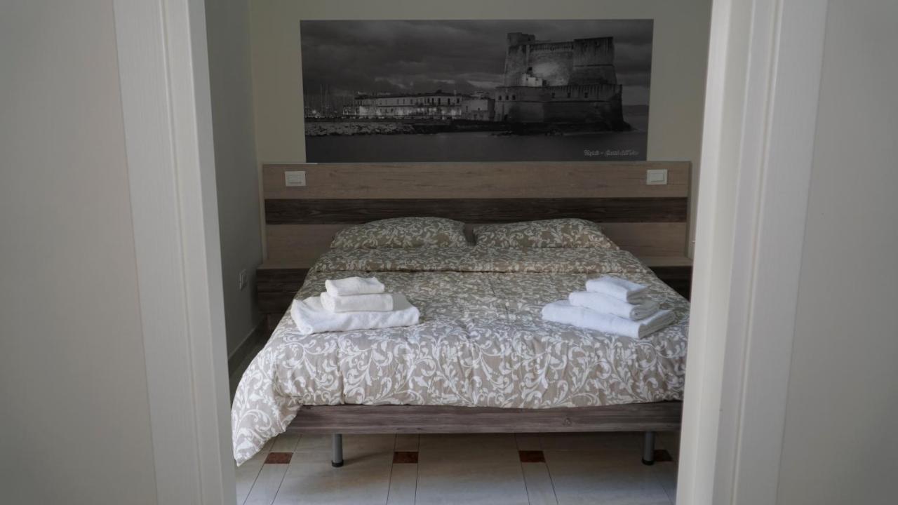 נאפולי Donna Vicenza Bed & Breakfast מראה חיצוני תמונה
