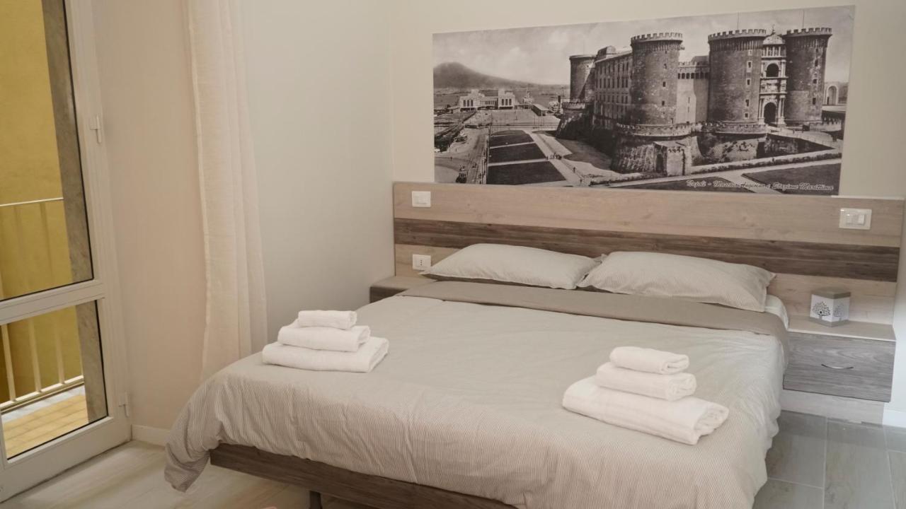 נאפולי Donna Vicenza Bed & Breakfast מראה חיצוני תמונה