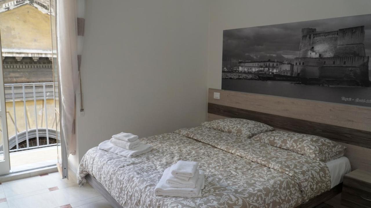 נאפולי Donna Vicenza Bed & Breakfast מראה חיצוני תמונה