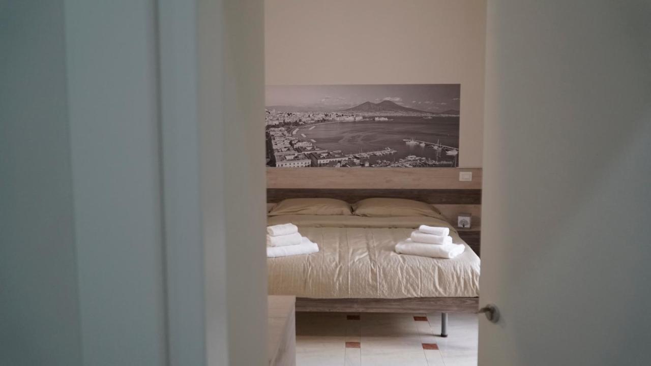 נאפולי Donna Vicenza Bed & Breakfast מראה חיצוני תמונה