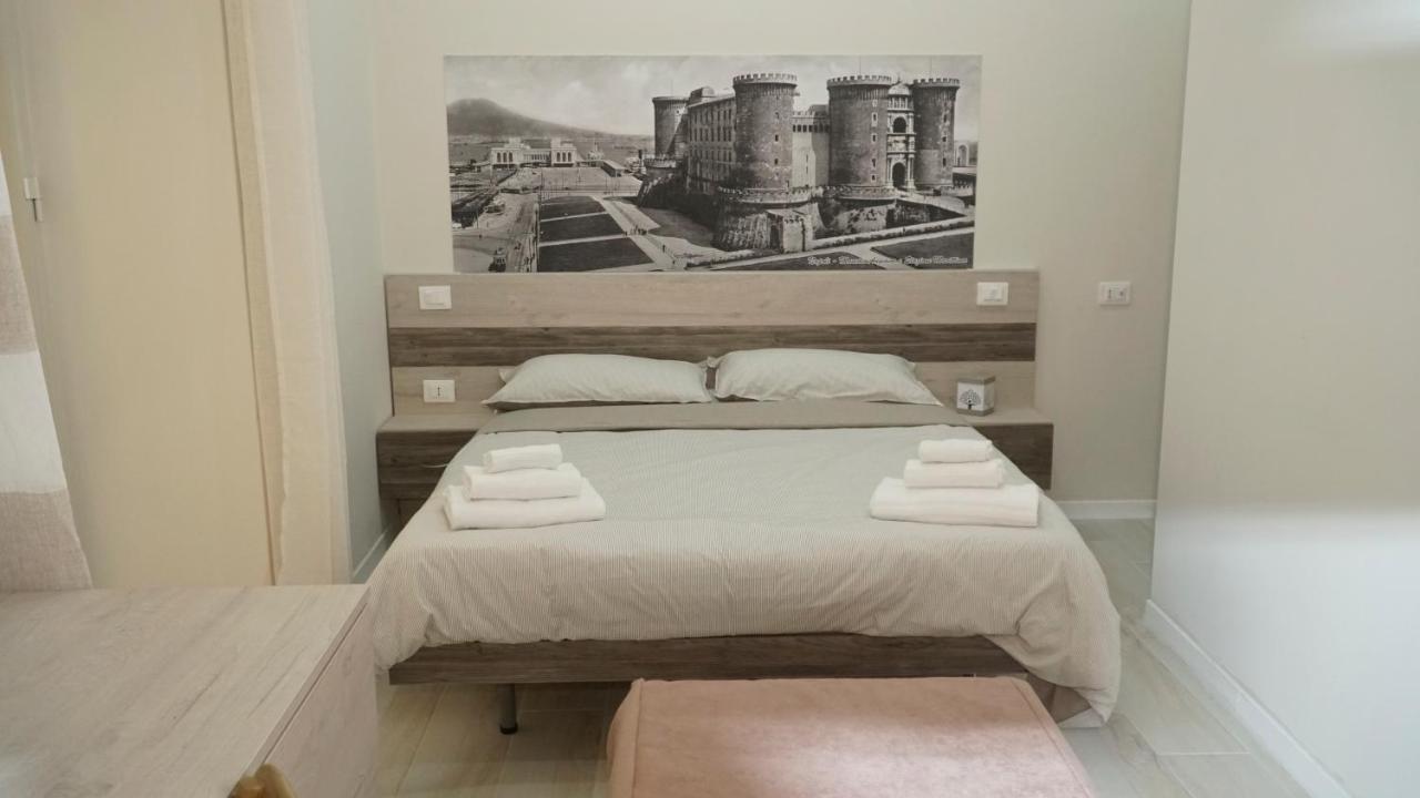 נאפולי Donna Vicenza Bed & Breakfast מראה חיצוני תמונה