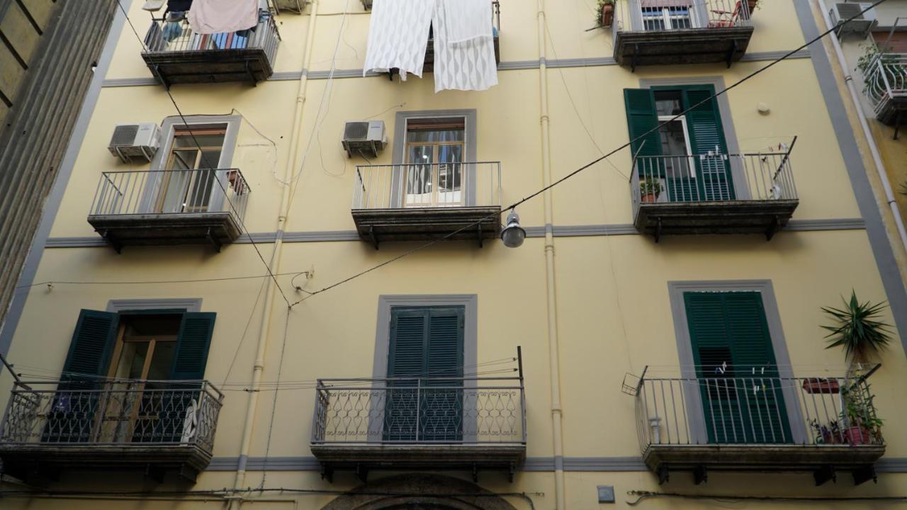 נאפולי Donna Vicenza Bed & Breakfast מראה חיצוני תמונה